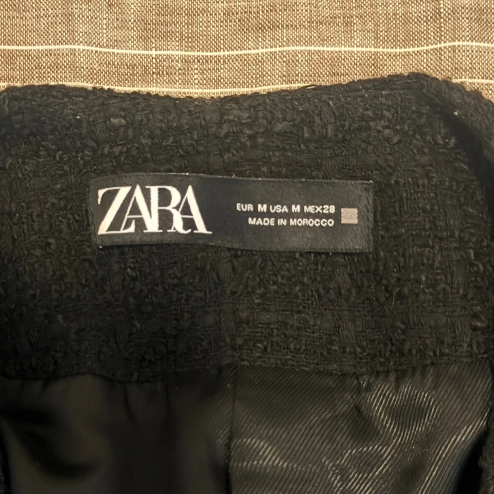 Zara Black Tweed Blazer with Gold Buttons - Picture 4 of 4